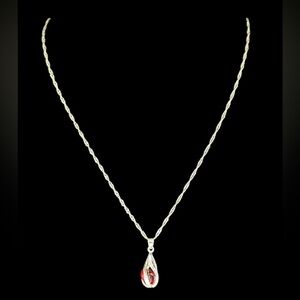 Silver tone red stone neckla